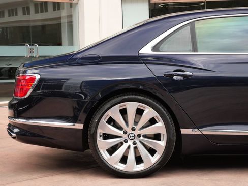 New 2026 Bentley Flying Spur Plug-In Hybrid AWD/4WD image 7