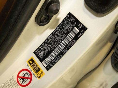 Used 2013 Lexus CT 200h 200h w/ Premium Pkg w/Backup Camera image 20