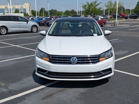 Used 2017 Volkswagen Passat 1.8T SE image 8