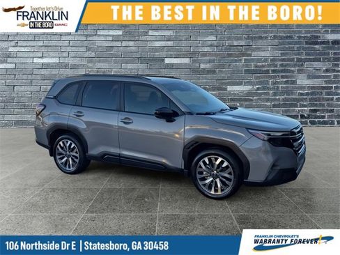 Used 2025 Subaru Forester Touring w/ Popular Package - Touring image 7