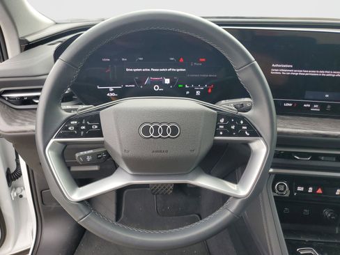 Used 2025 Audi Q5 Premium w/ Convenience Package image 23