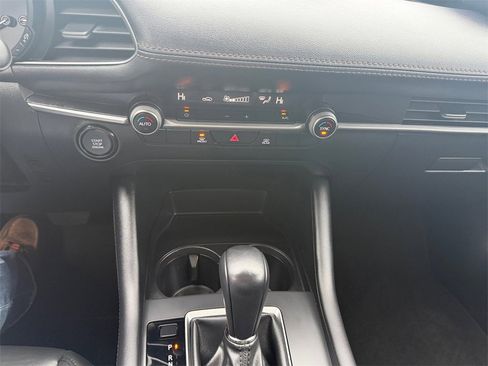Used 2023 MAZDA MAZDA3 s image 21