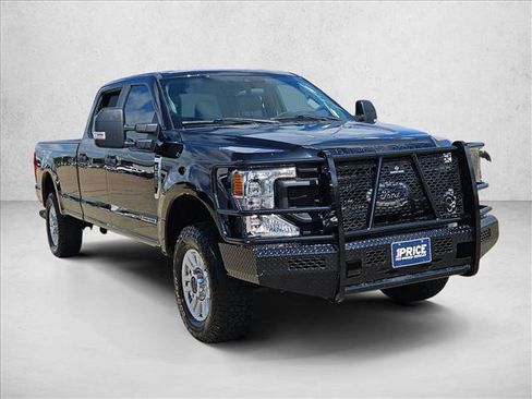 Used 2022 Ford F250 XL w/ Power Equipment Group AWD/4WD image 3