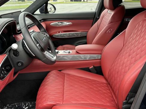 Used 2025 Genesis GV70 3.5T Sport w/ Sport Advanced Package image 16