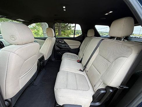 Used 2022 Chevrolet Traverse LS AWD/4WD image 18