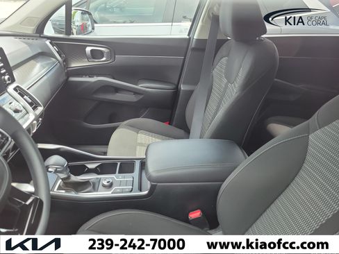 Certified 2021 Kia Sorento LX FWD image 6