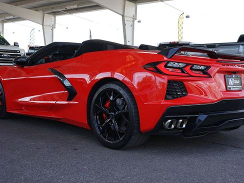 Used 2021 Chevrolet Corvette Stingray Premium Conv w/ Z51 Performance Package RWD image 5