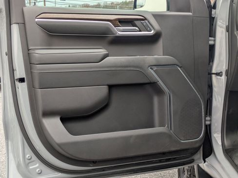 Used 2024 GMC Sierra 1500 Elevation image 11