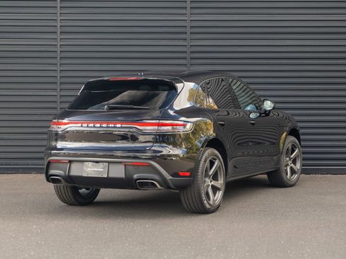 Certified 2026 Porsche Macan AWD/4WD image 8