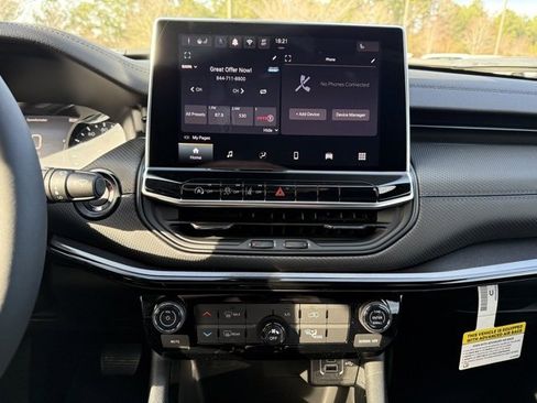 New 2026 Jeep Compass Latitude image 22