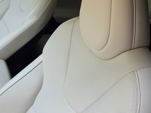 Used 2022 Tesla Model X Plaid AWD/4WD image 8