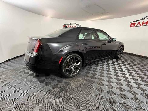 Used 2021 Chrysler 300 Touring L RWD image 10