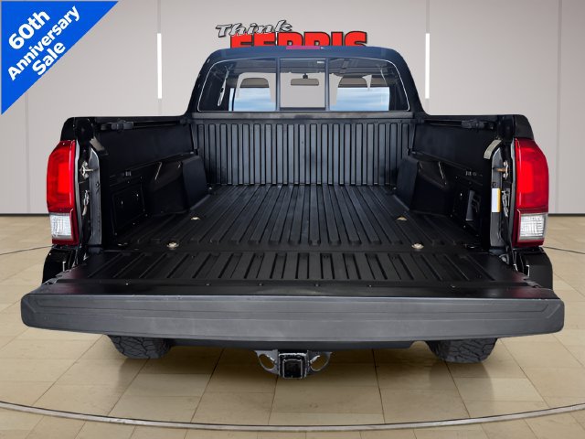 Used 2017 Toyota Tacoma TRD Sport w/ Tow Package (A/T) AWD/4WD image 9