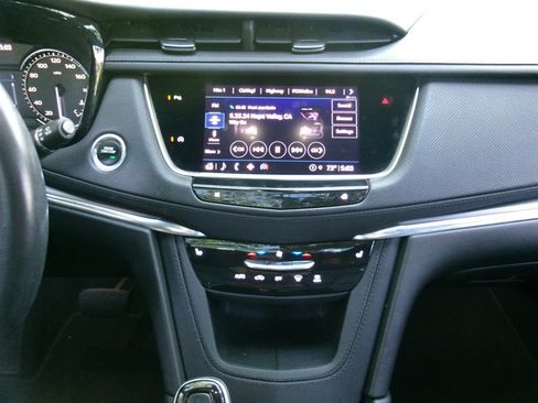 Used 2022 Cadillac XT5 Luxury w/ LPO, Radiant Package FWD image 31