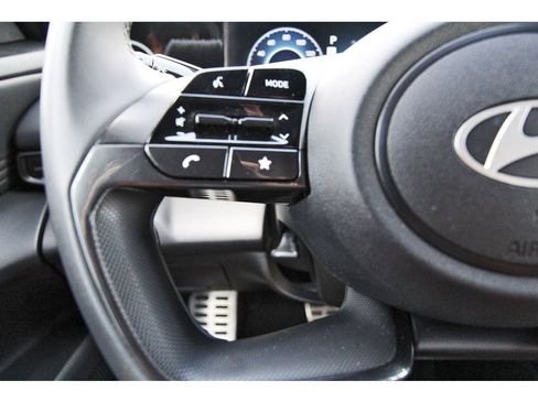 Used 2025 Hyundai Elantra SEL FWD image 15