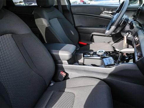 Certified 2025 Kia Sportage LX image 14