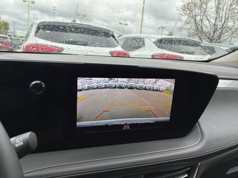 Used 2025 Buick Encore GX Preferred AWD/4WD image 24