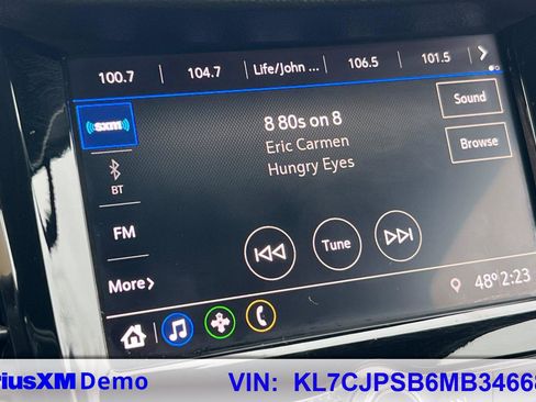 Used 2021 Chevrolet Trax LT w/ LT Convenience Package image 28