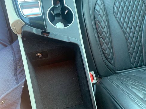 Used 2023 Genesis G70 2.0T image 33