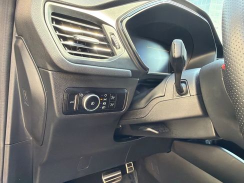 Used 2023 Ford Escape ST-Line Select AWD/4WD image 33