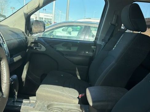 Used 2018 Nissan Frontier PRO-4X image 7
