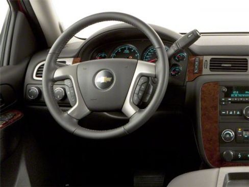 Used 2013 Chevrolet Avalanche LT w/ All-Star Edition image 9