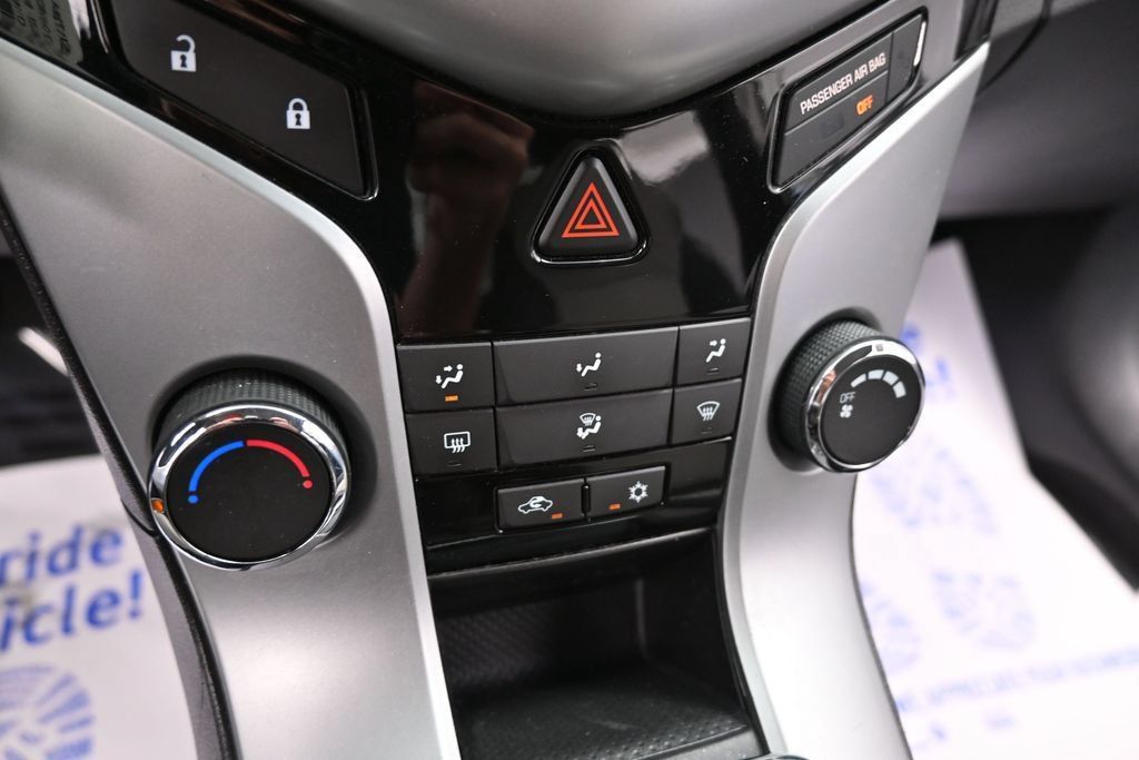 Used 2012 Chevrolet Cruze LS FWD image 32