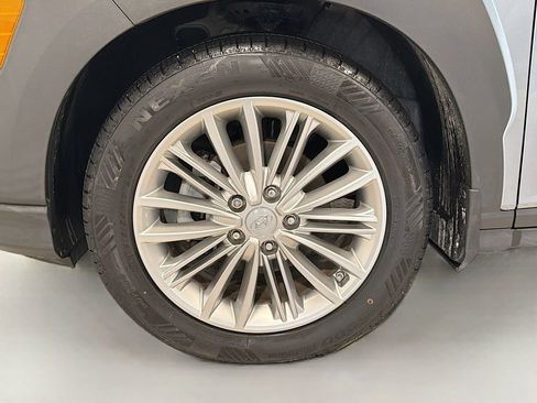 Used 2021 Hyundai Kona SEL FWD image 32