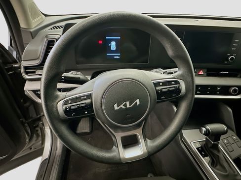 Used 2025 Kia Sportage LX image 18