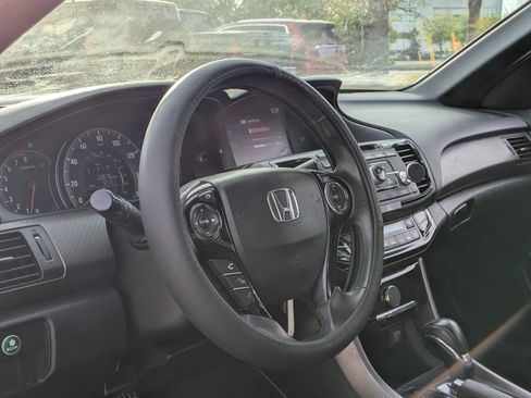 Used 2017 Honda Accord Sport image 14