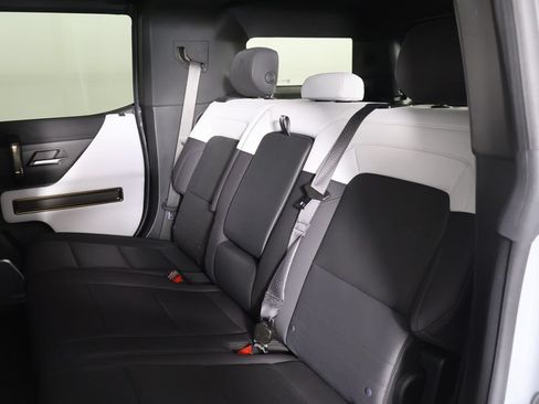 Used 2024 GMC Hummer EV 3X w/ LPO, Illumination Package AWD/4WD image 32