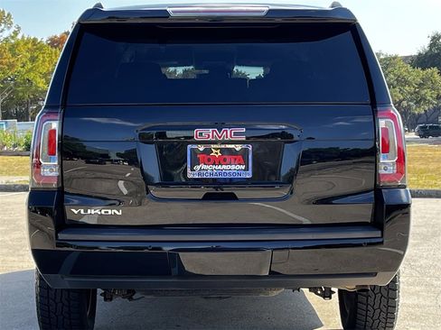 Used 2017 GMC Yukon SLT image 5