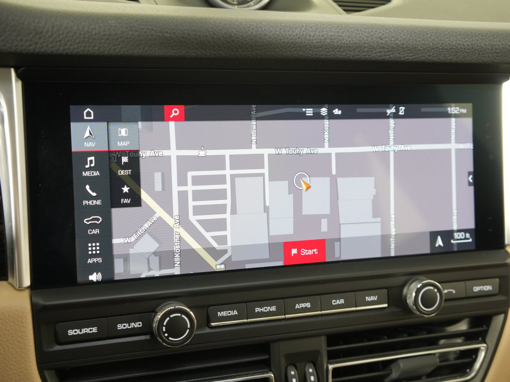 Certified 2020 Porsche Macan AWD/4WD image 30