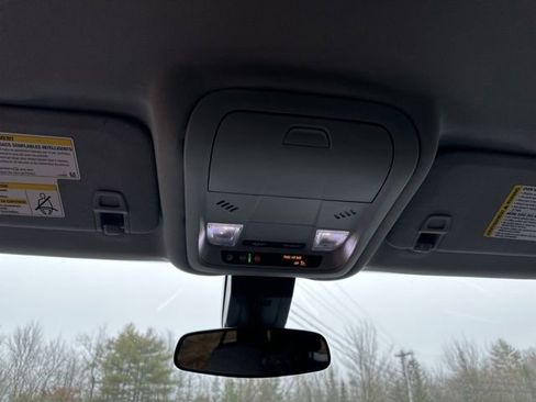 Used 2022 Chevrolet Equinox LT image 23