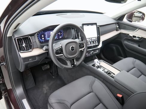 Used 2025 Volvo XC90 B6 Core w/ Protection Package image 12