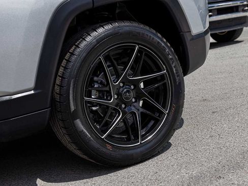 Used 2025 Jeep Compass Limited AWD/4WD image 8