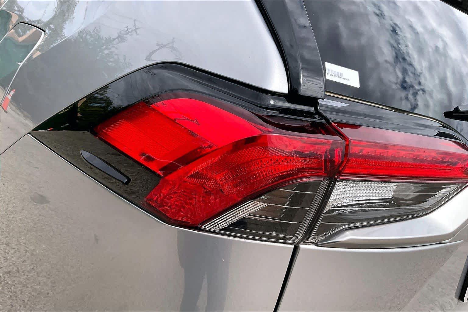 Used 2025 Toyota RAV4 XSE AWD/4WD image 28