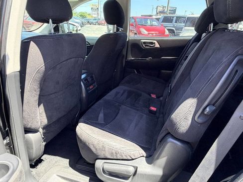 Used 2015 Nissan Pathfinder S AWD/4WD image 7