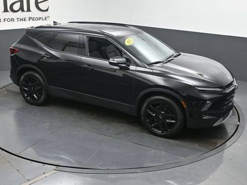Used 2025 Chevrolet Blazer LT w/ Sound & Technology Package FWD image 40