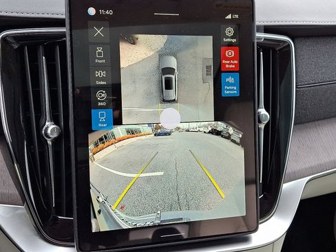 New 2026 Volvo XC90 B6 Ultra w/ Lounge Package image 12