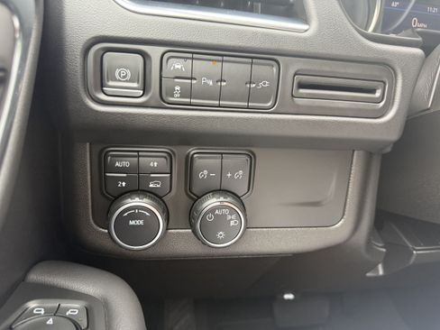 Used 2022 Chevrolet Suburban LS AWD/4WD image 22