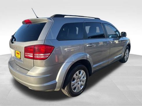 Used 2018 Dodge Journey SE image 9
