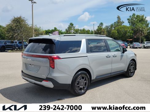 Certified 2025 Kia Carnival EX FWD image 6