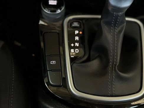Used 2024 Kia Seltos S FWD image 39