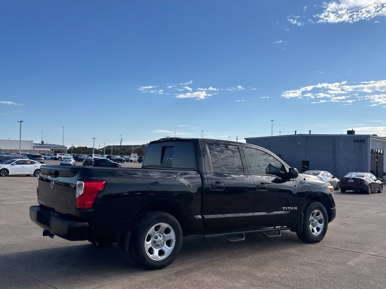 Used 2021 Nissan Titan S w/ S Utility Package RWD image 30