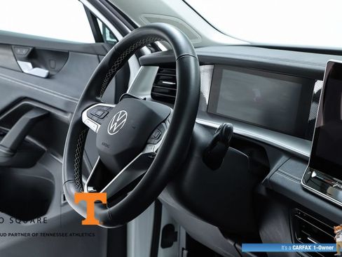 Used 2025 Volkswagen Tiguan SE w/ Panoramic Sunroof Package AWD/4WD image 74