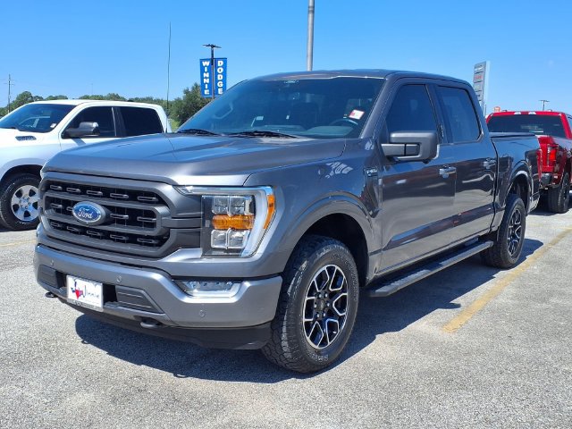 Used 2021 Ford F150 XLT w/ Equipment Group 302A High AWD/4WD image 3