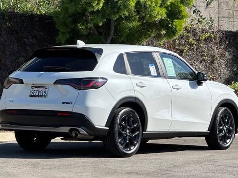 Certified 2023 Honda HR-V Sport image 4