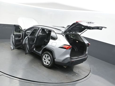 Used 2021 Toyota RAV4 LE image 2