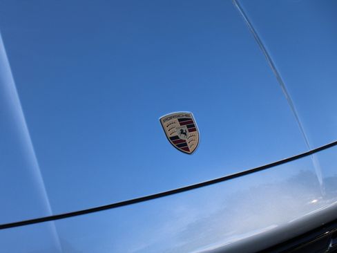 Certified 2025 Porsche Cayenne image 12